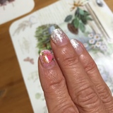 ネイルの色もパーソナルカラーで
